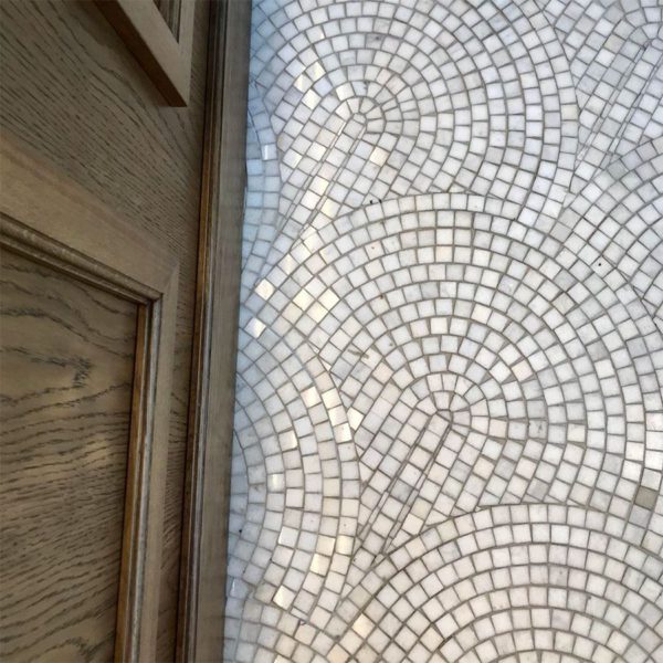 White Marble Mosaic Fish Scale Tile